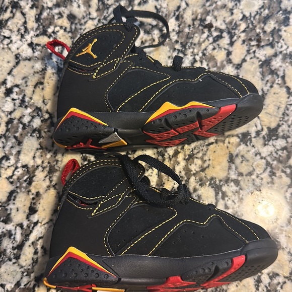 “Citrus 2022” Jordan 7s - Picture 5 of 5
